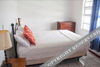 Royal Cove Hotel Jennings Екстериор снимка
